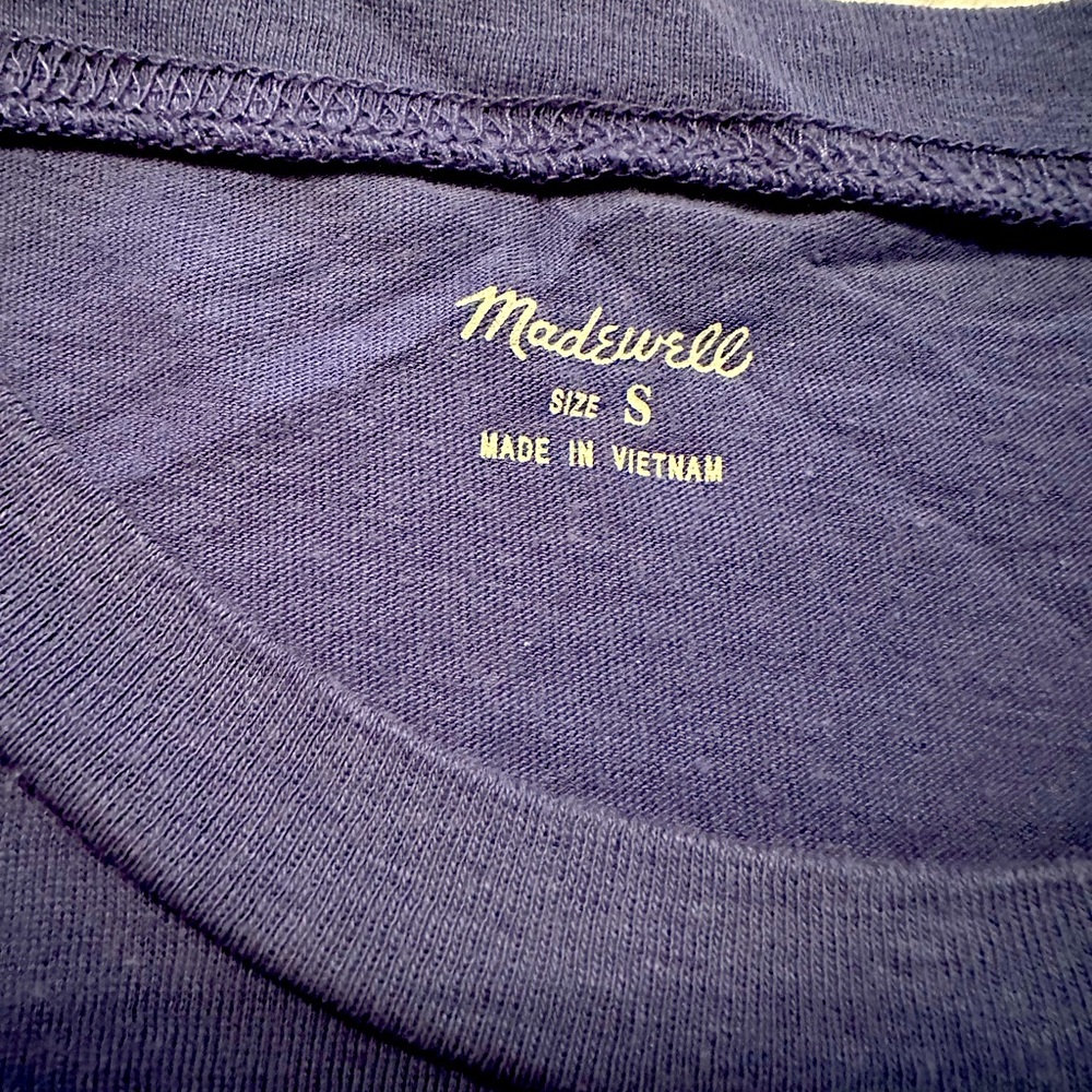 Madewell blue/purple front pocket Tee, Size Small. - Picture 2 of 2